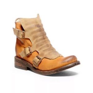 ISO ‼️ ISO ‼️ Freebird Reno size 7 any color please ‼️